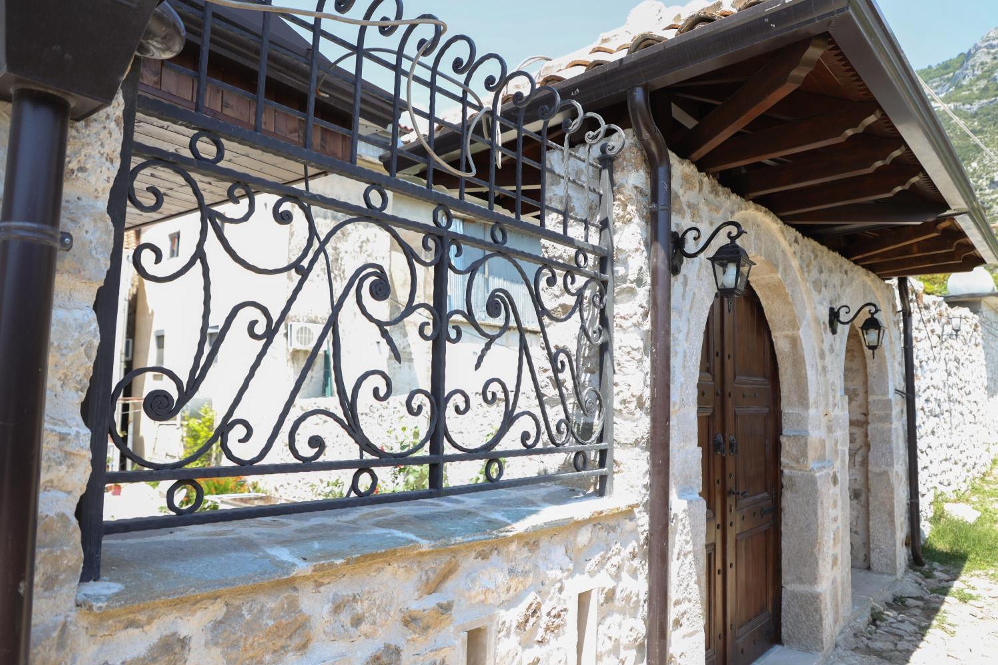 فندق The House Of Dollma , Inside Kruja Castle المظهر الخارجي الصورة
